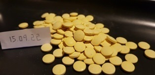 Yellow Pills DW
